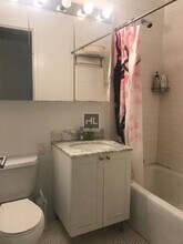 505 W 37th St-Unit -414 in New York, NY - Building Photo - Building Photo