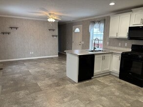 41 Del Ct W in Lockport, NY - Building Photo - Building Photo