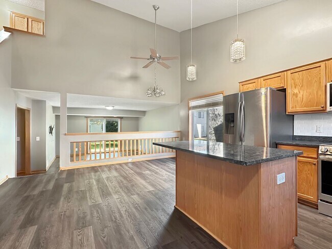 1556 Chartreux Ave in Shakopee, MN - Building Photo - Building Photo