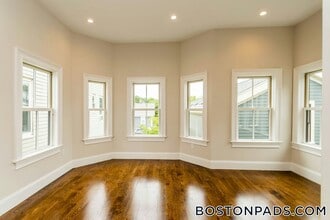 124 Columbia St in Cambridge, MA - Building Photo - Building Photo