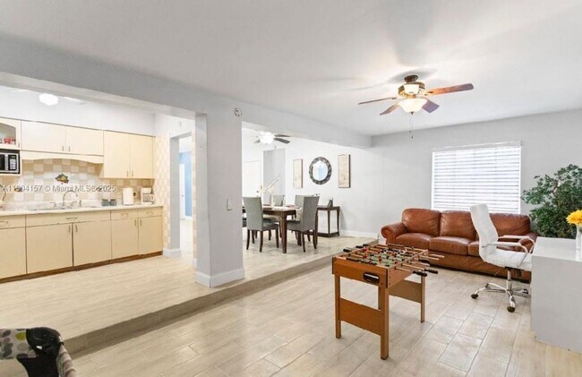 18830 NW 7th Ave in Miami, FL - Building Photo - Building Photo