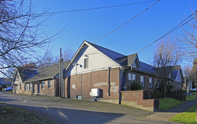 Columbia Court in Seattle, WA - Building Photo - Building Photo