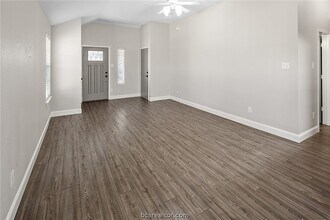 916 Crested Point Dr in College Station, TX - Building Photo - Building Photo