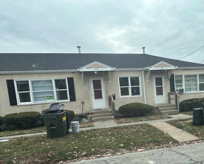 253 N 29th St in Council Bluffs, IA - Building Photo - Building Photo