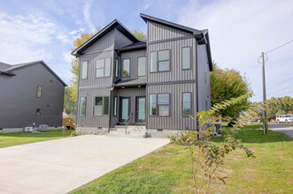 226 3rd St in Guthrie, KY - Building Photo - Building Photo