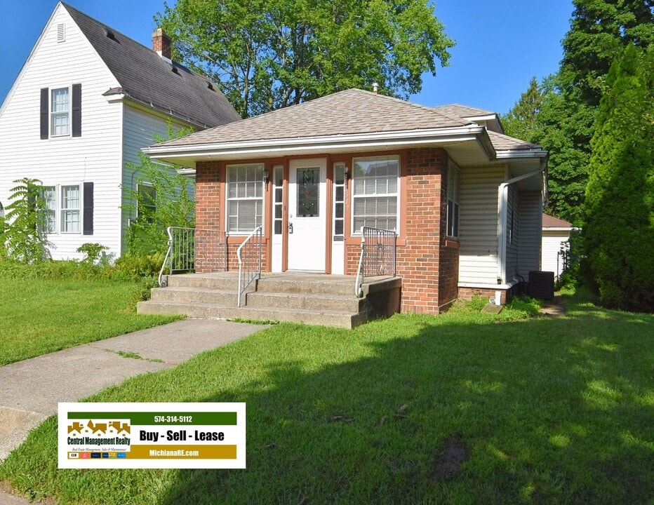 2517 Rush St in South Bend, IN - Building Photo