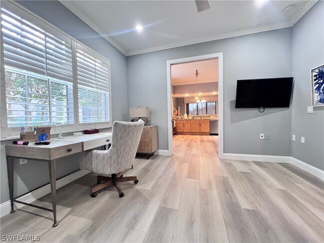 property at 817 Regency Reserve Cir