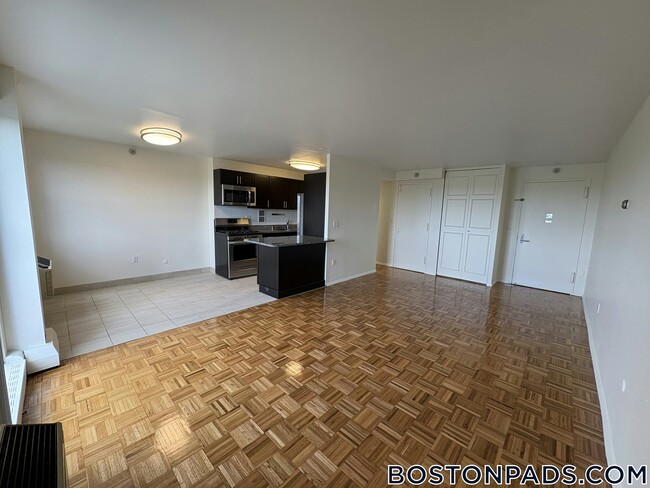 185 Freeman St, Unit 949 in Brookline, MA - Building Photo - Building Photo