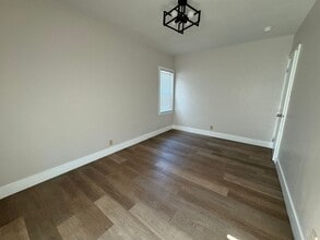 1128 Orange Ave in Long Beach, CA - Foto de edificio - Building Photo