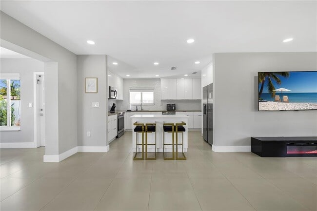 1104 N 13th Ter in Hollywood, FL - Building Photo - Building Photo