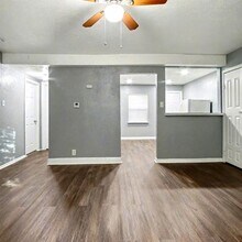 1212 Riverview Dr in Irving, TX - Building Photo - Building Photo