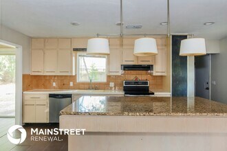 1555 Shirl Ln in Jacksonville, FL - Foto de edificio - Building Photo