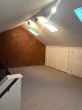 10 State St, Unit 310 in Newburyport, MA - Foto de edificio - Building Photo