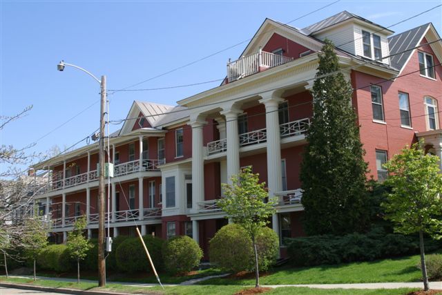 326 College St, Unit 14 in Burlington, VT - Building Photo - Building Photo