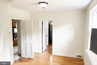 1000 Janney's Ln in Alexandria, VA - Building Photo - Building Photo