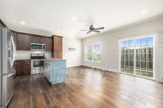 15872 Valley View Dr in Overland Park, KS - Building Photo - Building Photo