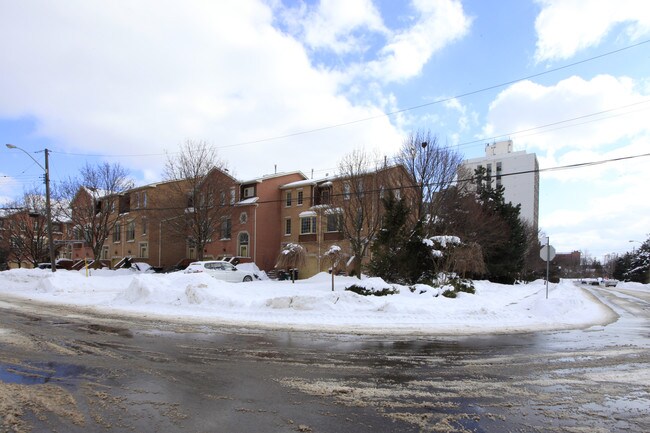 Astoral Court Condos in Toronto, ON - Building Photo - Building Photo