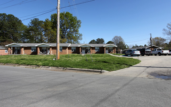 Canady Court in Selma, NC - Building Photo - Building Photo