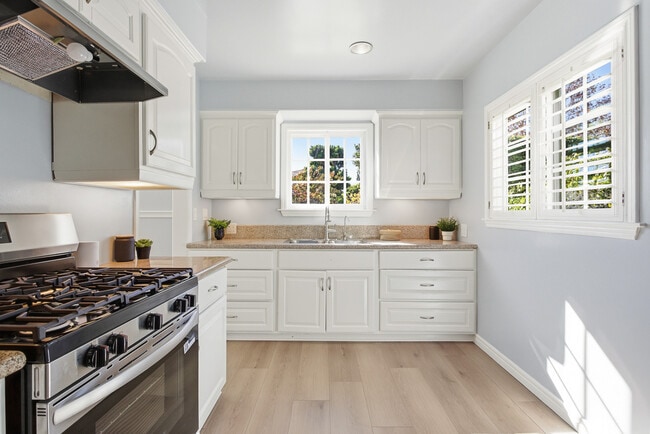 4132 Beethoven St in Los Angeles, CA - Building Photo - Building Photo