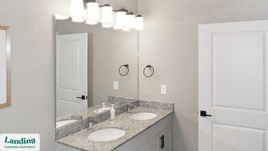 3060 Steeple Cir in Cape Coral, FL - Foto de edificio - Building Photo