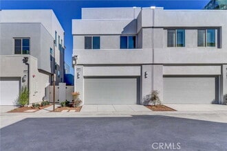 130 Spectacle in Irvine, CA - Building Photo - Building Photo