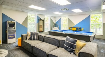 1780 Broadway St, Unit APARTMENT 209-A in Ann Arbor, MI - Foto de edificio - Building Photo