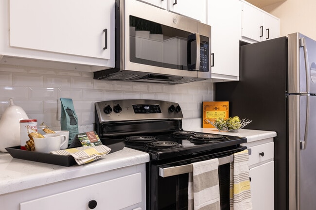 White Oak Apartments in Conroe, TX - Building Photo - Interior Photo