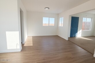 8445 Gaskell Rd in Rosamond, CA - Building Photo - Building Photo