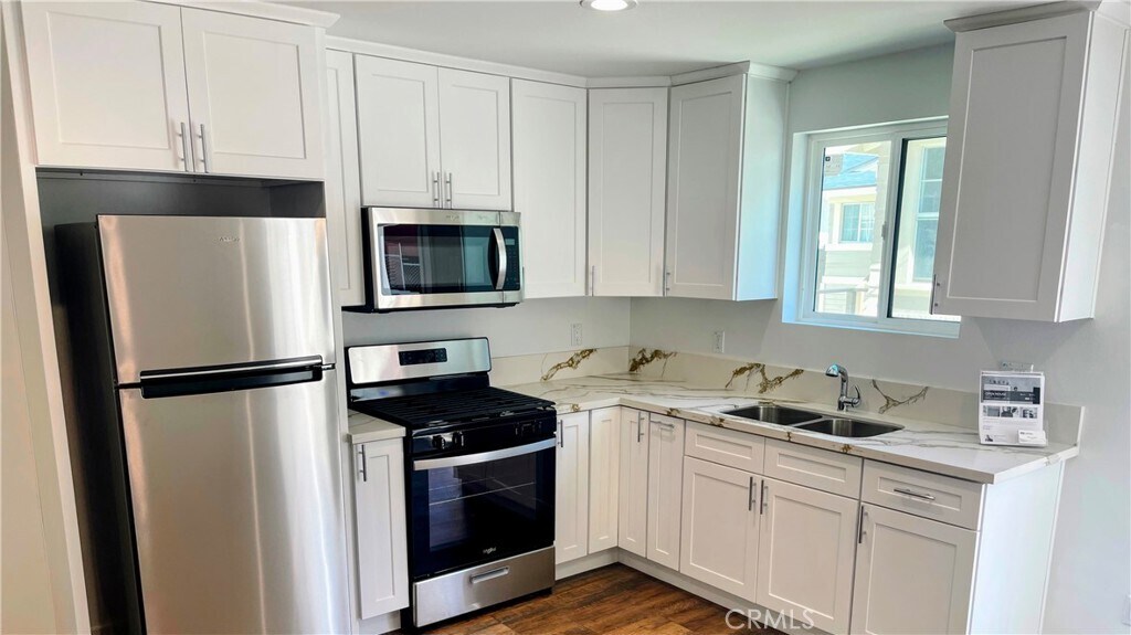 1807 1/2 S Gramercy Pl in Los Angeles, CA - Building Photo