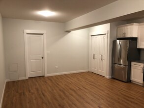 1511 SW Dolph Ct in Portland, OR - Building Photo - Building Photo