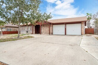 104 Paloma Dr in Del Rio, TX - Building Photo - Building Photo