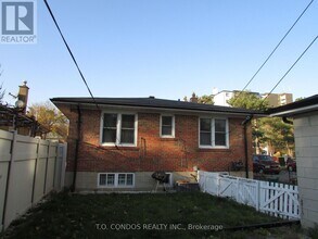 21 Black Creek Blvd in Toronto, ON - Building Photo - Building Photo