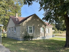 616 E Dempster Ave in Memphis, TN - Foto de edificio - Building Photo