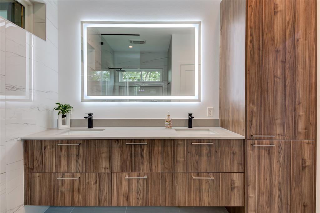 8619 Winding Walk in Austin, TX - Building Photo