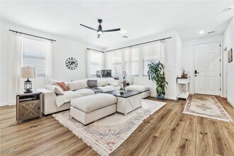 2734 Fantoni St in Henderson, NV - Building Photo - Building Photo