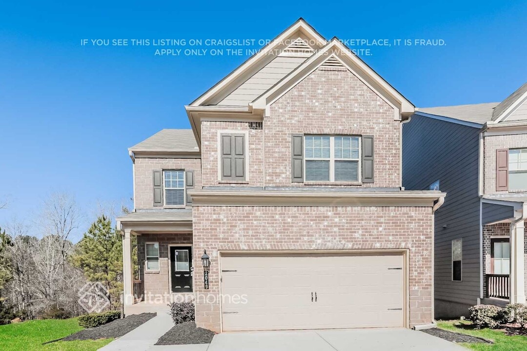 2049 Charcoal Ives Rd in Lawrenceville, GA - Foto de edificio