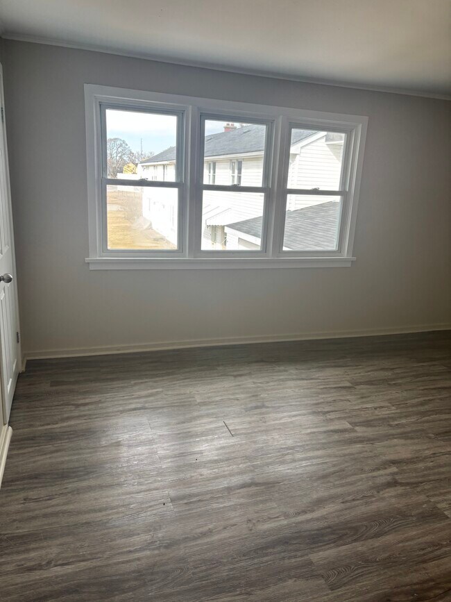 Large 2 bedroom townhome for rent in Picton in Prince Edward, ON - Building Photo - Building Photo