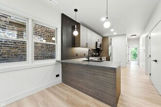 1238 N Cleaver St, Unit 2 in Chicago, IL - Building Photo - Building Photo