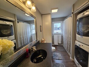 833 Canton Hollow Rd in Knoxville, TN - Foto de edificio - Building Photo