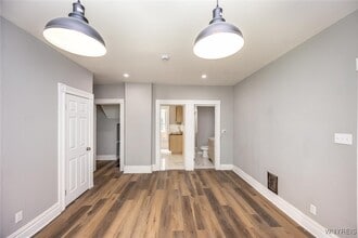432 Cedar Ave in Niagara Falls, NY - Building Photo - Building Photo