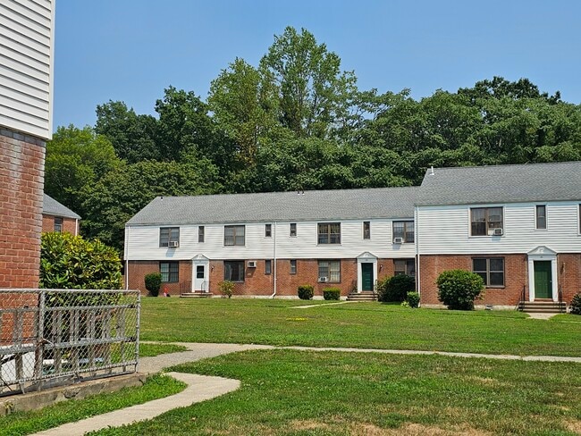 property at 39 Nob Hill Cir