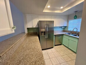 3527 Somerset Way in Carlsbad, CA - Building Photo - Building Photo