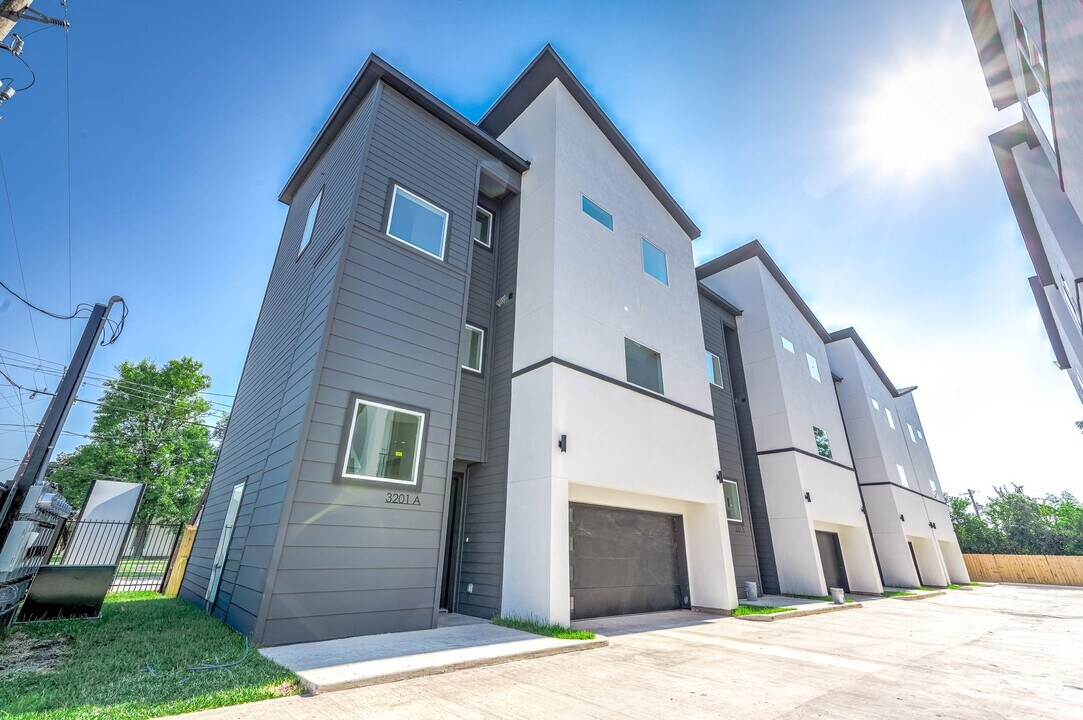 3201 St Emanuel St in Houston, TX - Building Photo