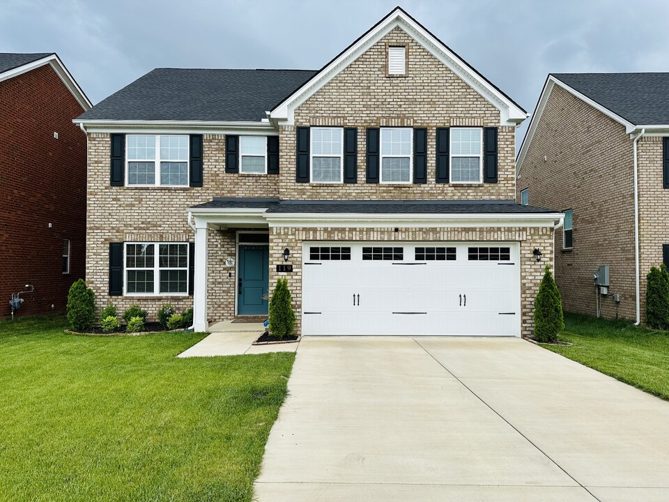 119 Clavie Crew Ln in Spring Hill, TN - Building Photo