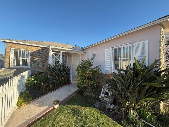 1168 S G St in Oxnard, CA - Building Photo - Building Photo