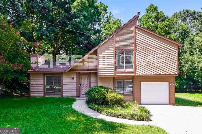1719 Vauxhall Dr in Lithonia, GA - Foto de edificio