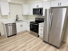 208 Ogden Canyon Rd in Ogden, UT - Building Photo