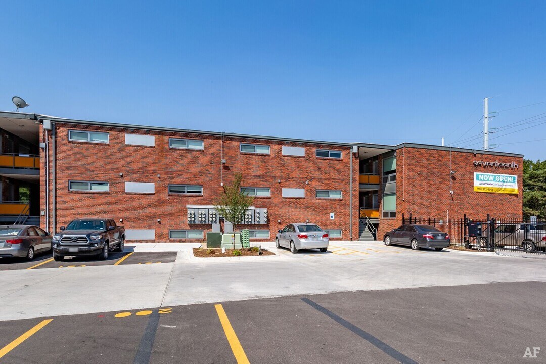 3945 E 17th St N in Wichita, KS - Building Photo