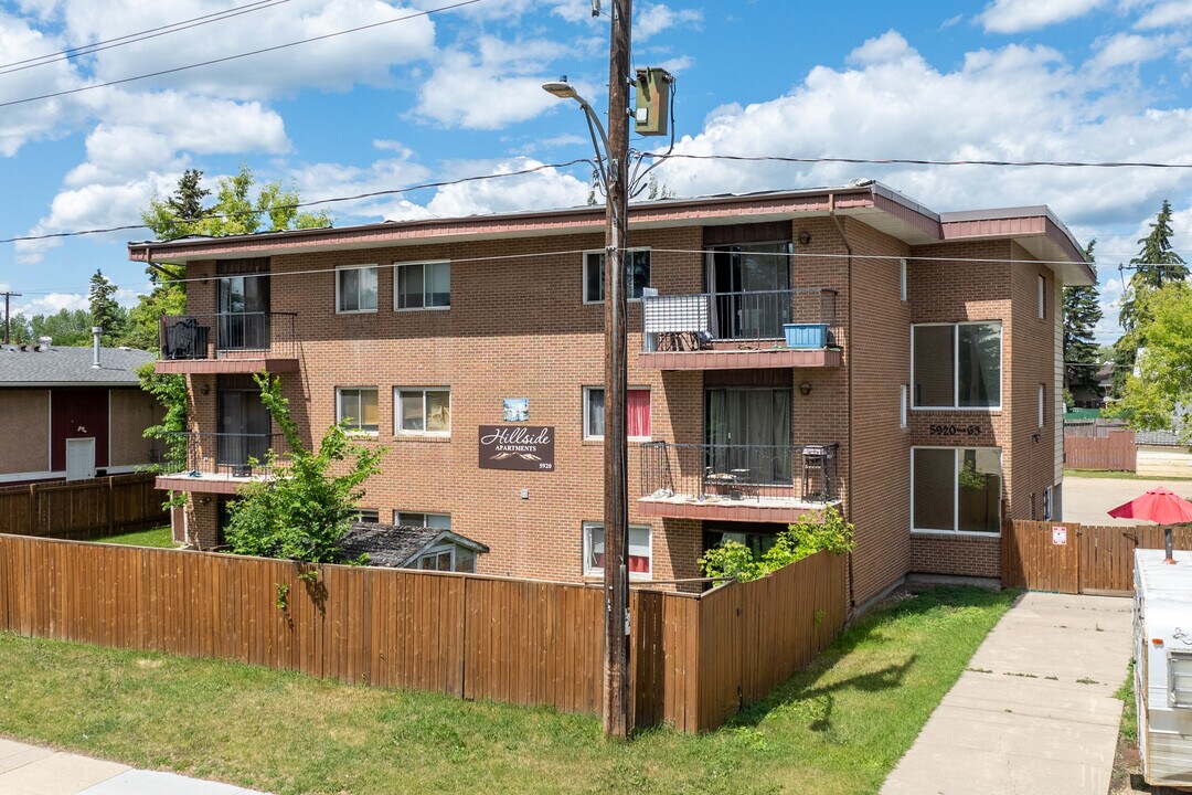 Hillside Apartments in Red Deer, AB - Building Photo