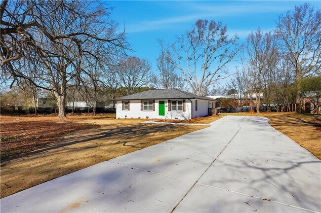 127 Perry St in Loganville, GA - Building Photo - Building Photo